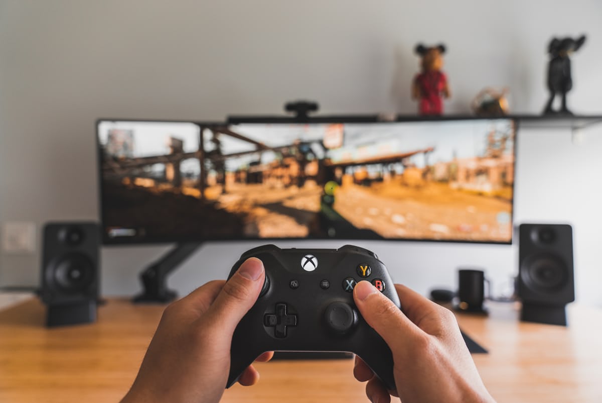 Split-screen competitive gaming